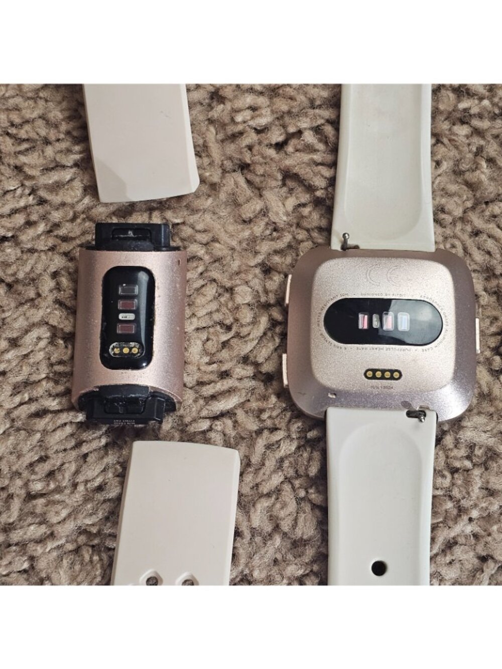READ Lot of 5 Fitbit Watches & Samsung Watch + 29 Bands and Chargers Untested - Picture 10 of 12
